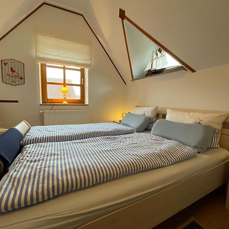 Ferienhaus Henny: 6 Geh-Minuten Vom Hafen. Privater Garten Jemgum 외부 사진